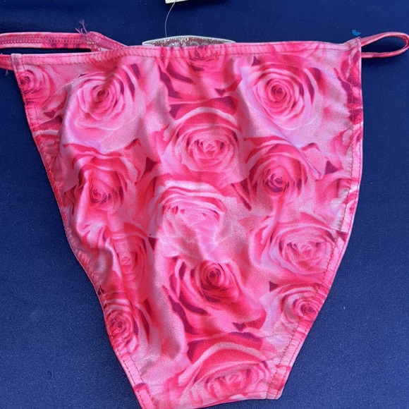 Escada - Picture 4 of 8